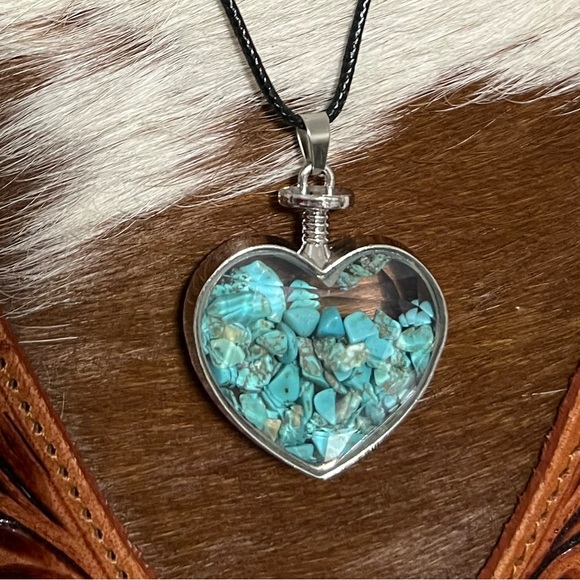 Elegant Genuine Turquoise Flake Crystal Heart Pendant Cord Necklace Gift - Picture 5 of 7